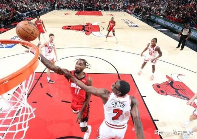 火箭胜公牛,结束3连败!小史密斯关键时刻连得8分,申京23+7+11