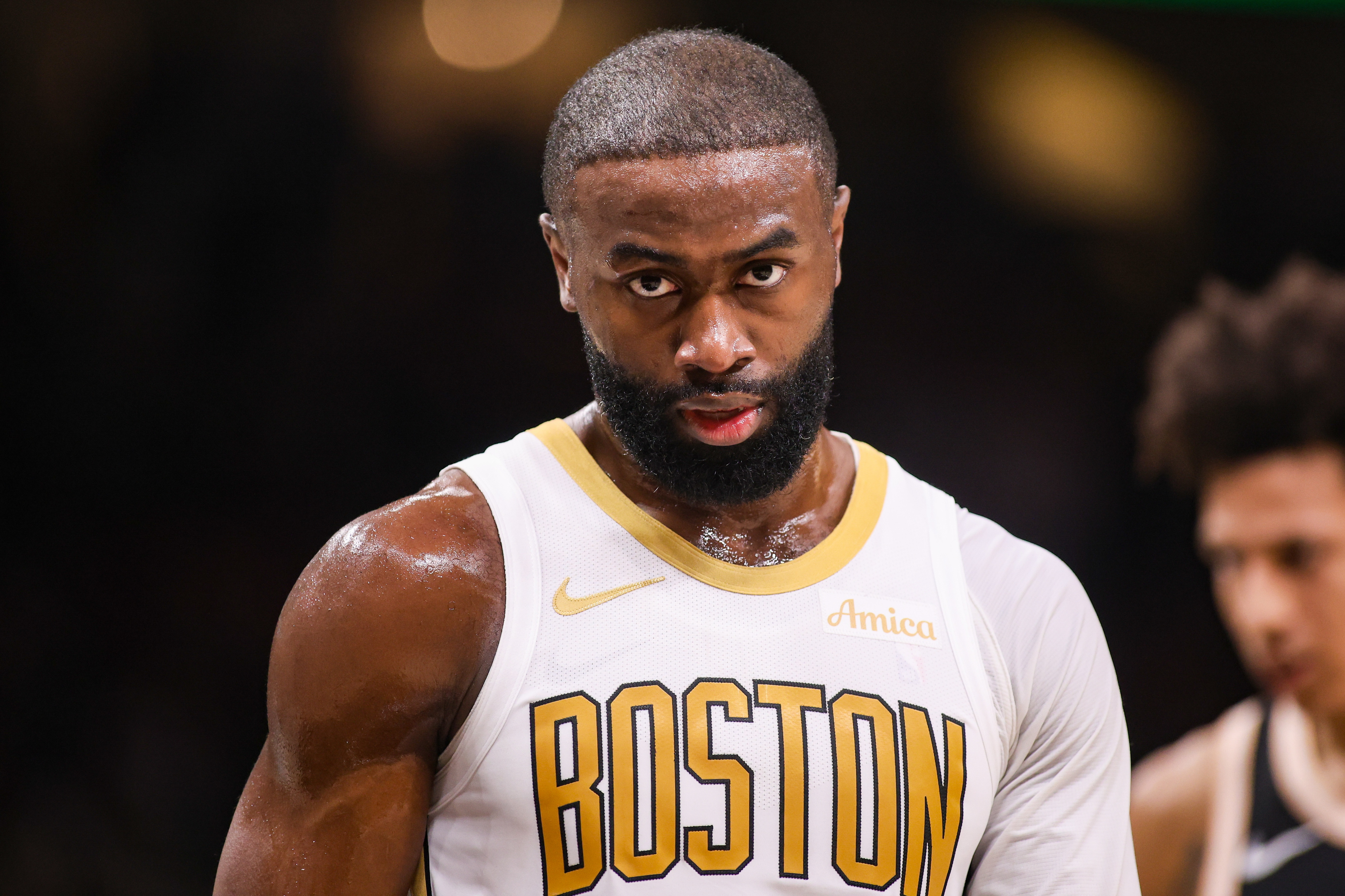 夸张的得分能力!杰伦·布朗首节不到半节8中5 轰下12分3板