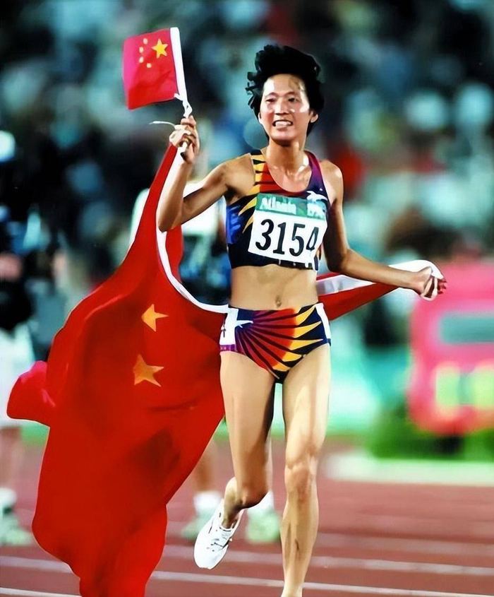 OD官网-退役后移居美国,3个孩子3个爹,52岁“东方神鹿”王军霞现在还好吗|长跑|金牌|奥运会|黄天文|世界冠军_新浪体育_新浪新闻